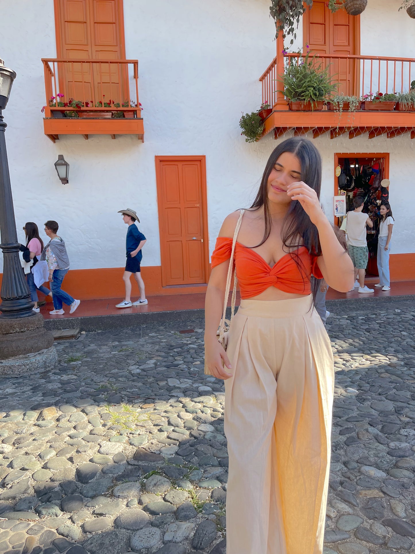 Top Alana