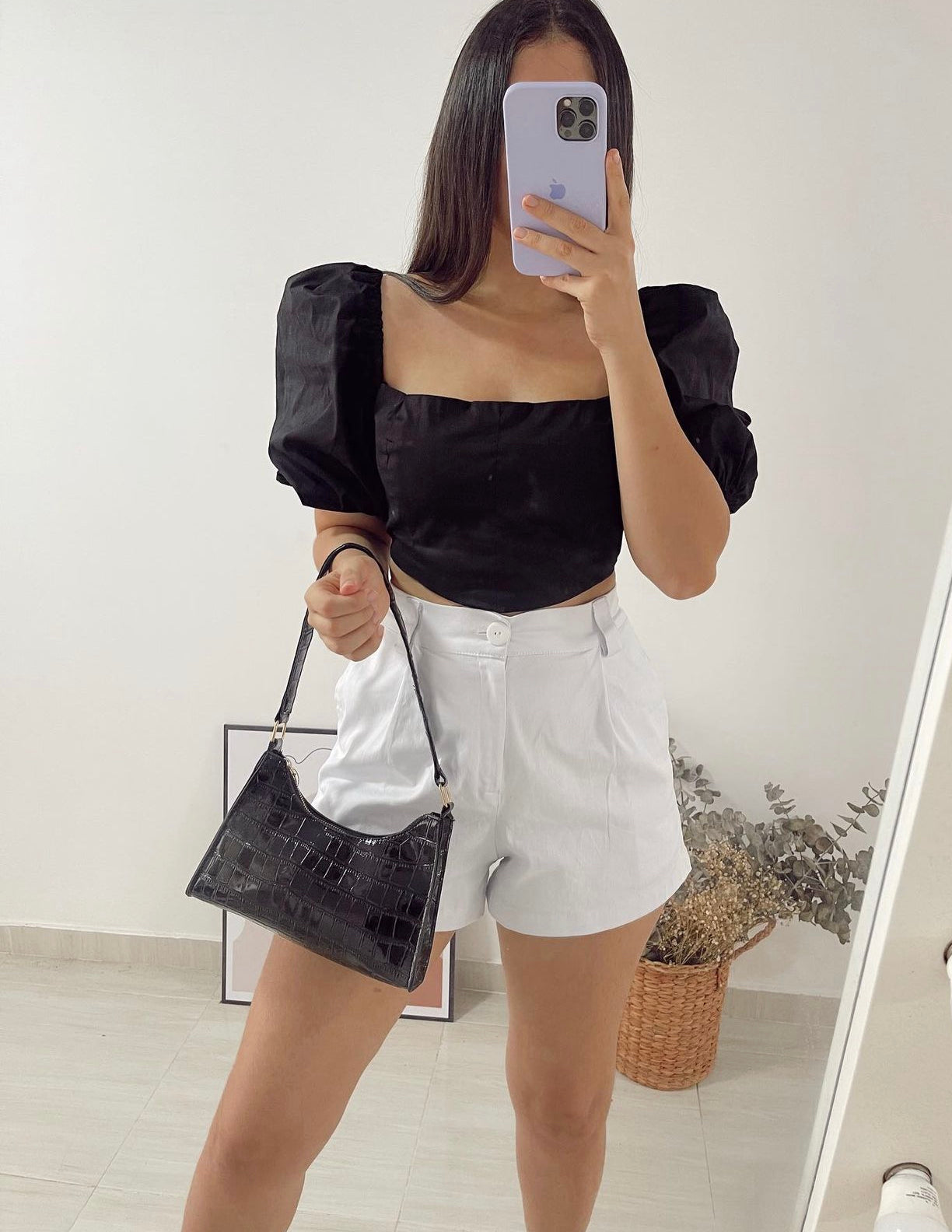 Short Carlota.