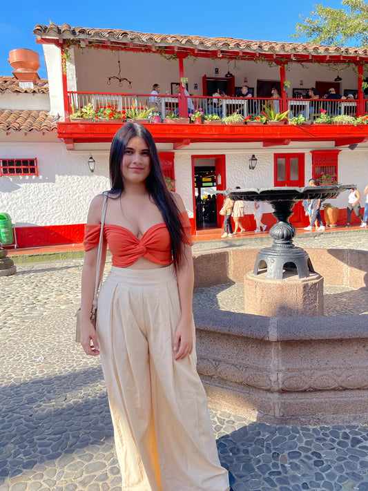 Top Alana